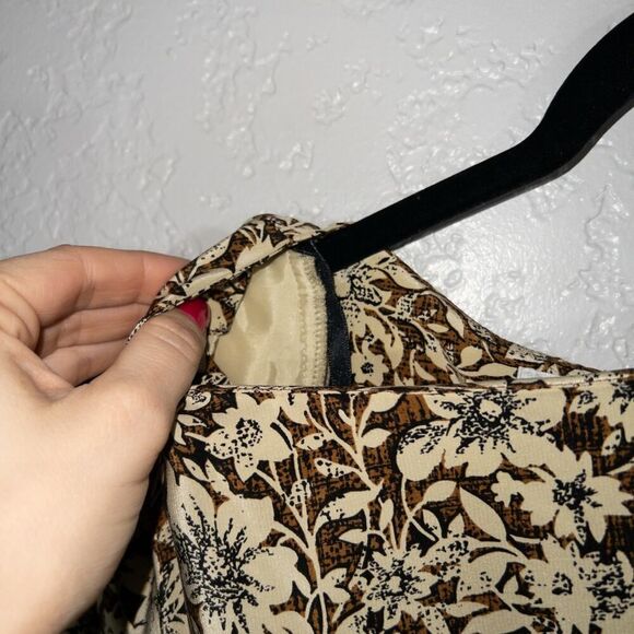 NWT Liz Claiborne Tan Tribal 100% Silk Wrap Dress Size 16 - Picture 7 of 9